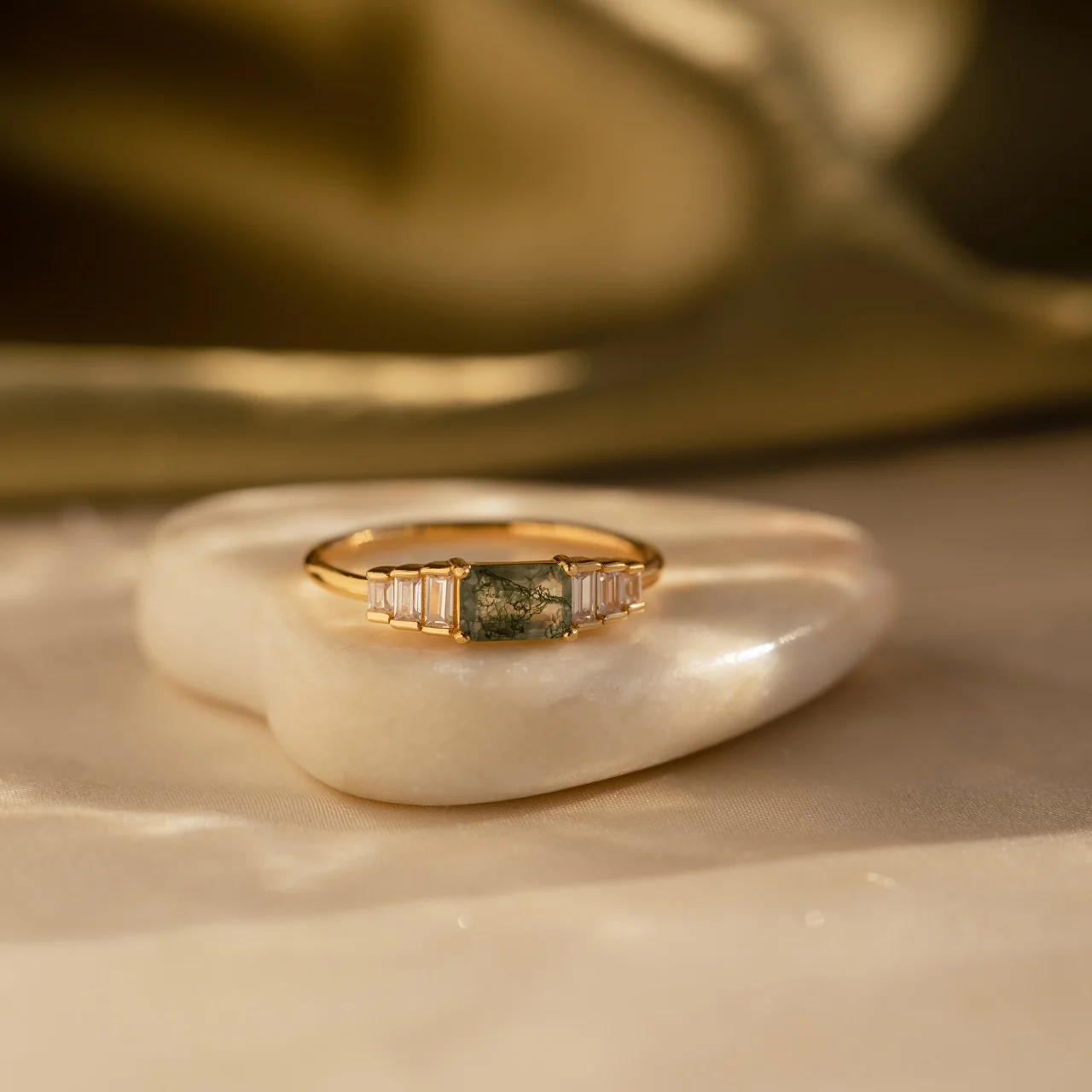 Agate Statement Ring in 18K Gold - Image 6