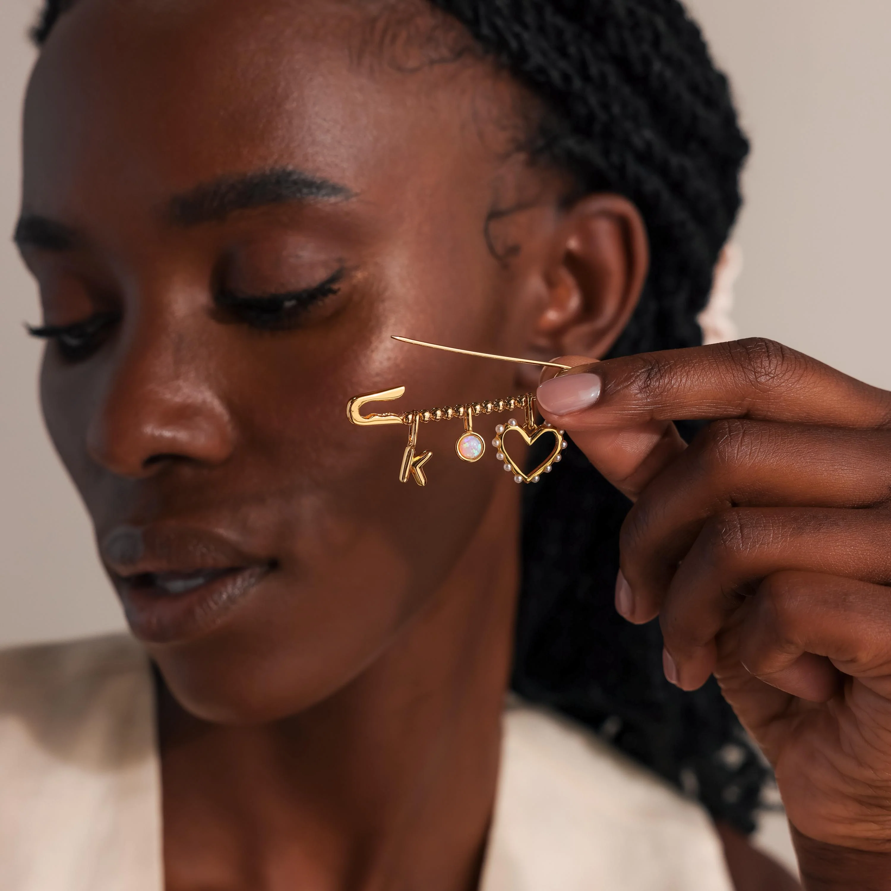 Beaded Charm Pin in 18K Gold - Image 5