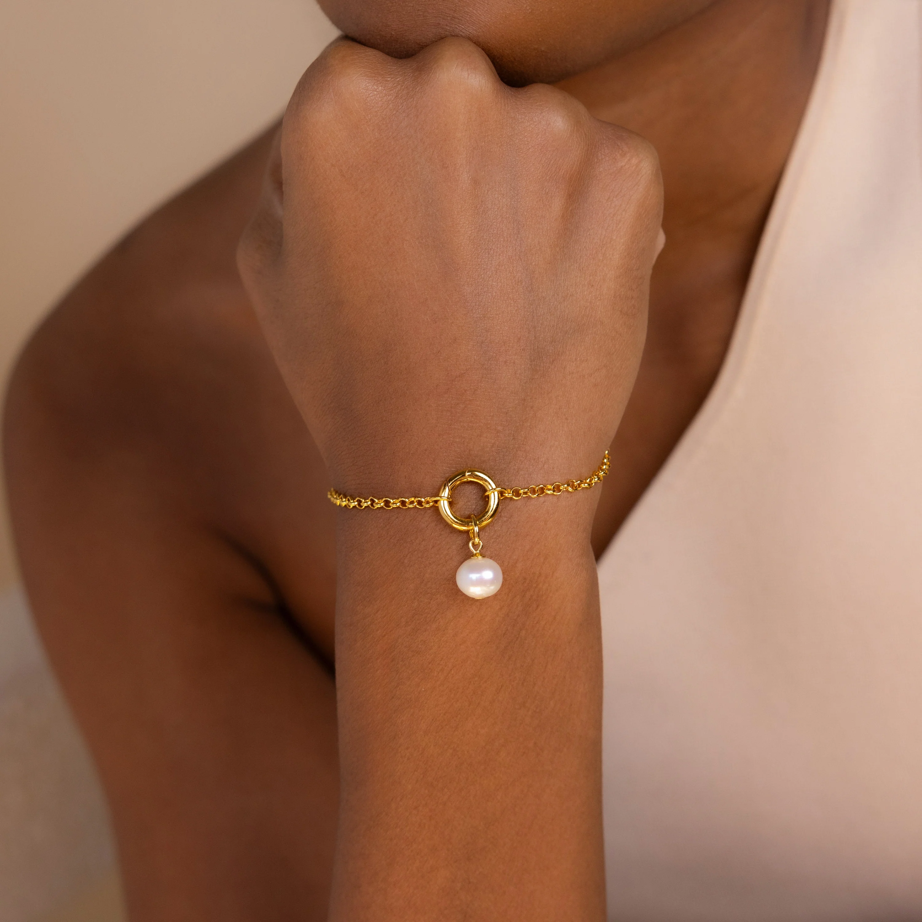 Classic Pearl Charm in 18K Gold - Image 2