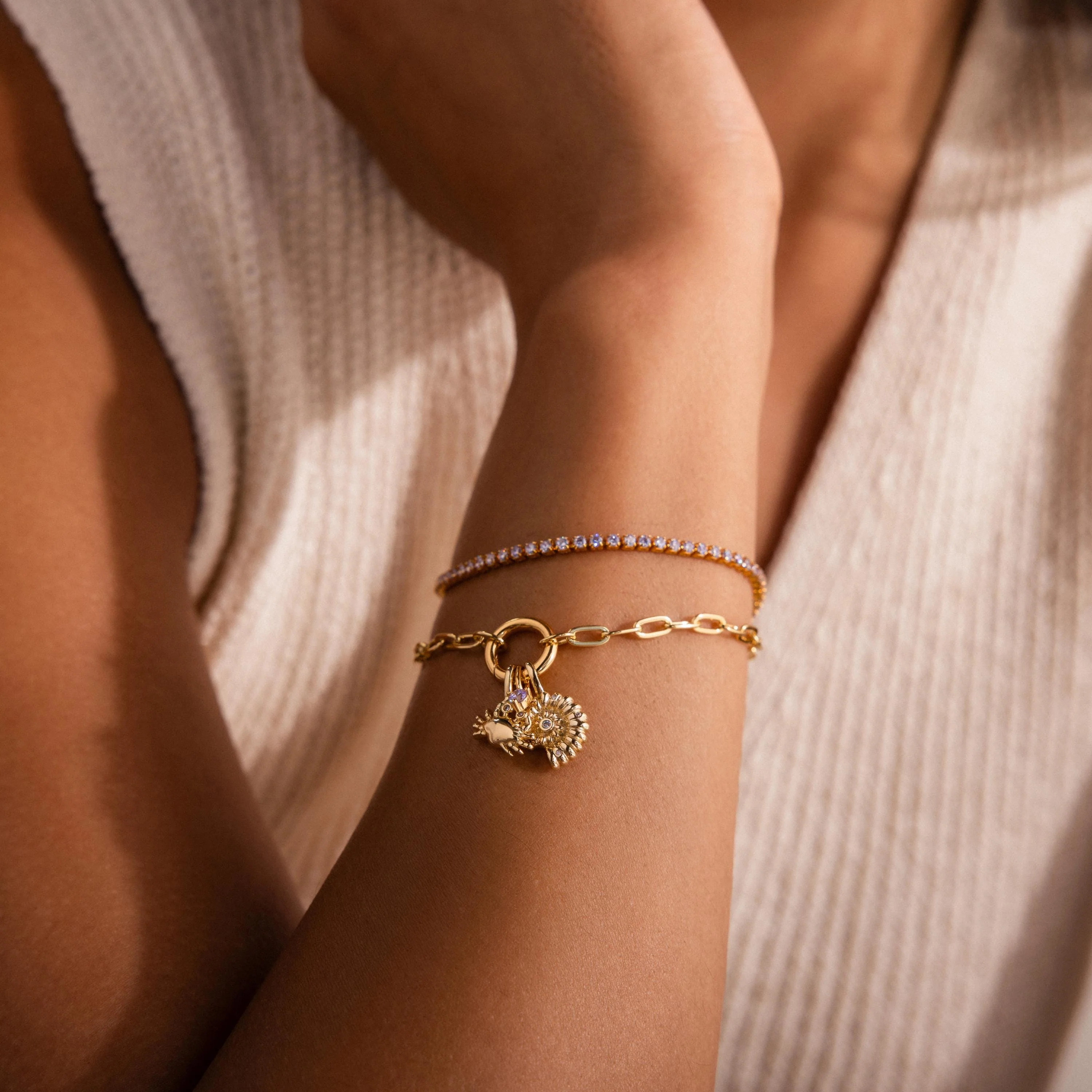 Crab Charm in 18K Gold - Image 2