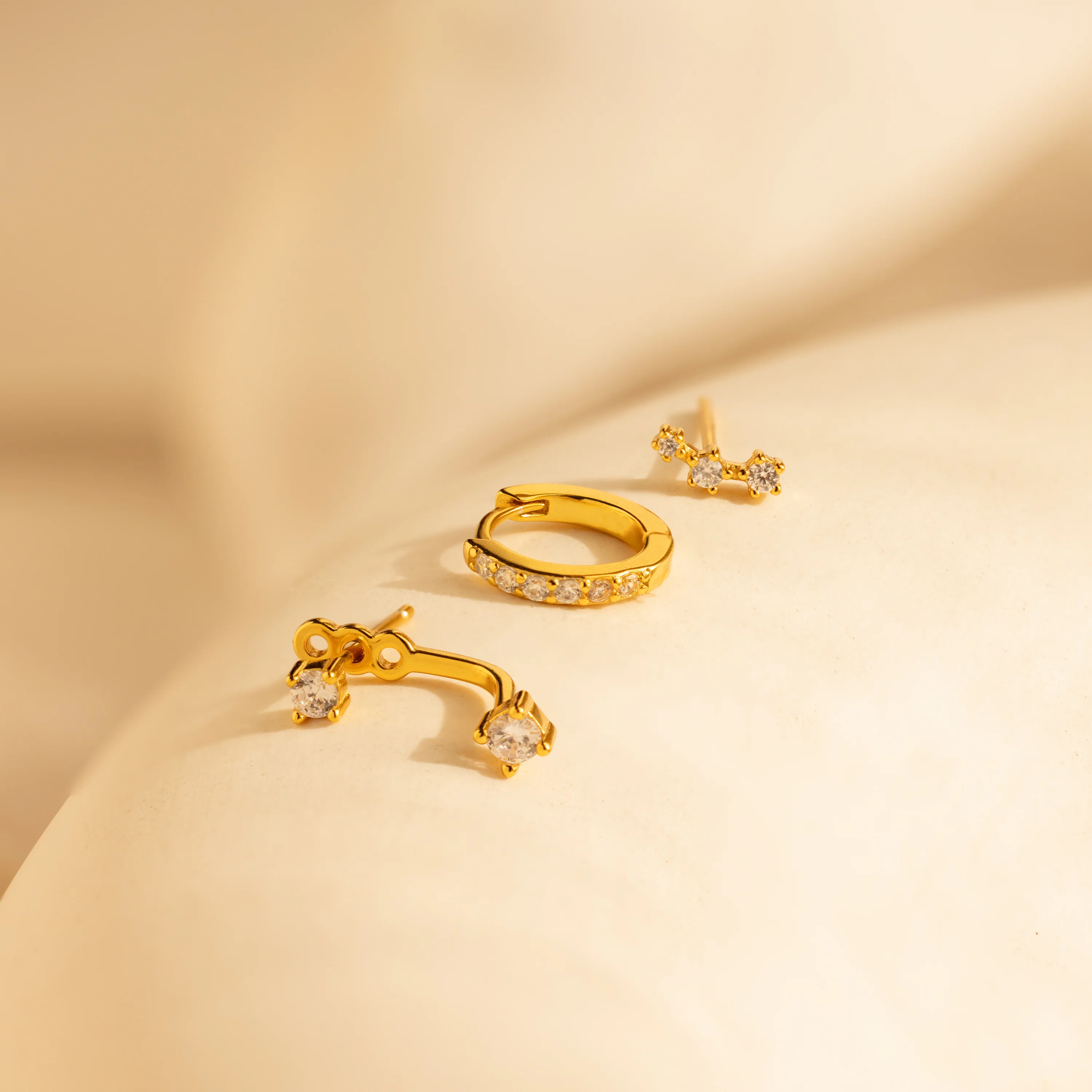 Diamond Earrings Set in 18K Gold