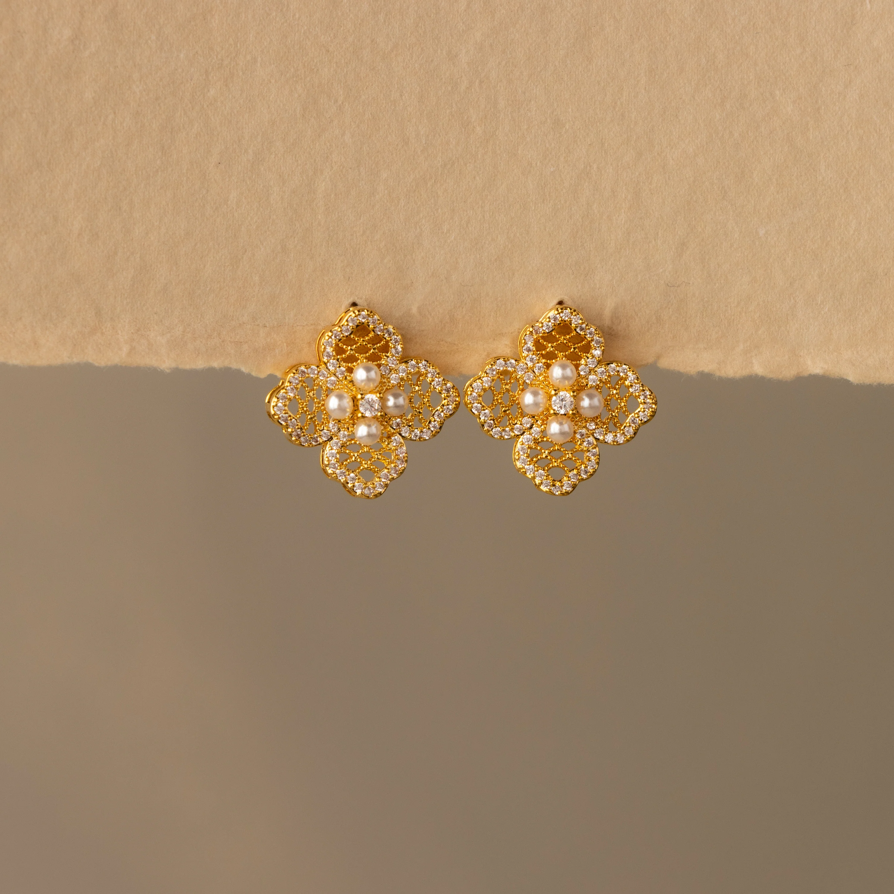 Diamond Pearl Clover Lace Studs