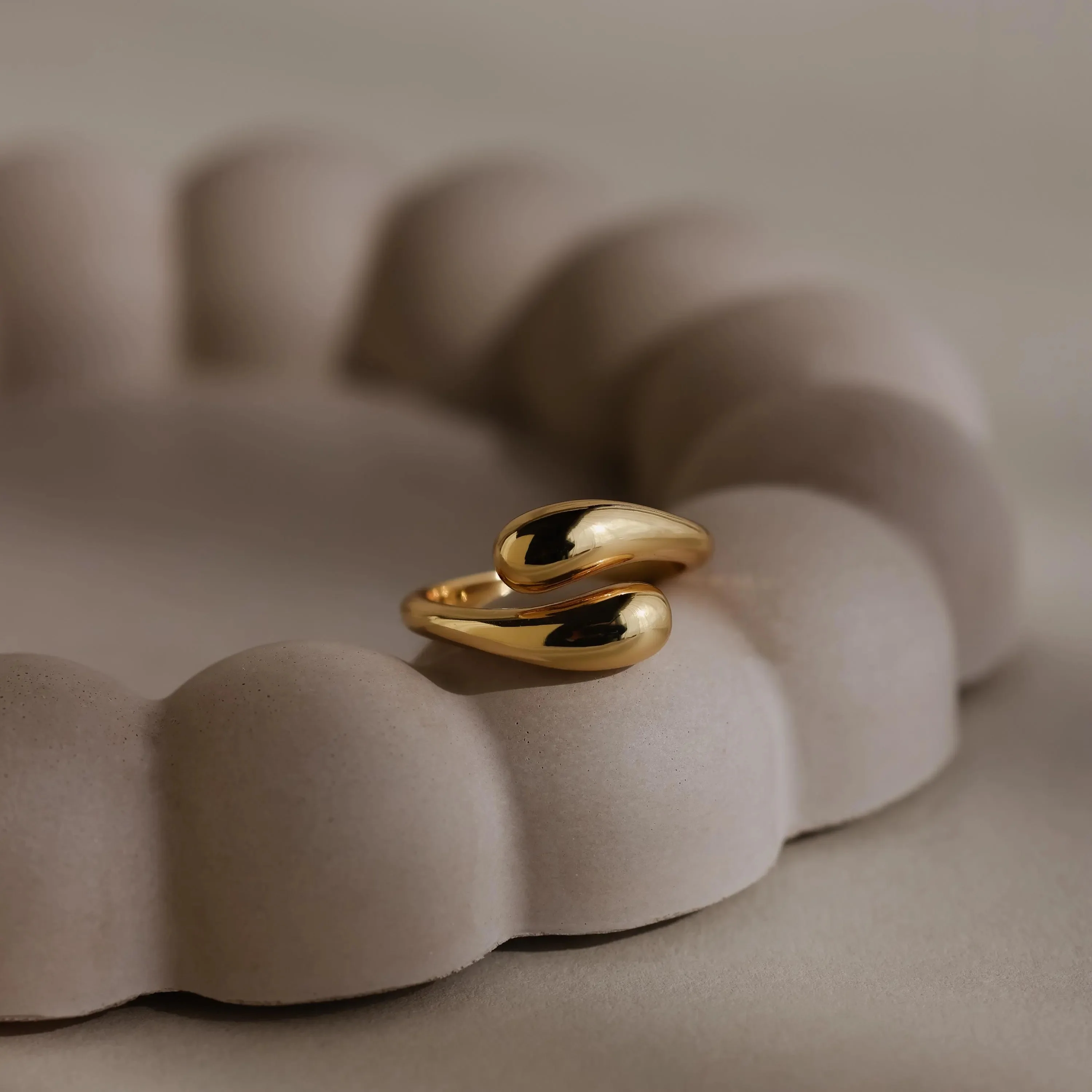 Duo Dome Ring in 18K Gold - Image 7