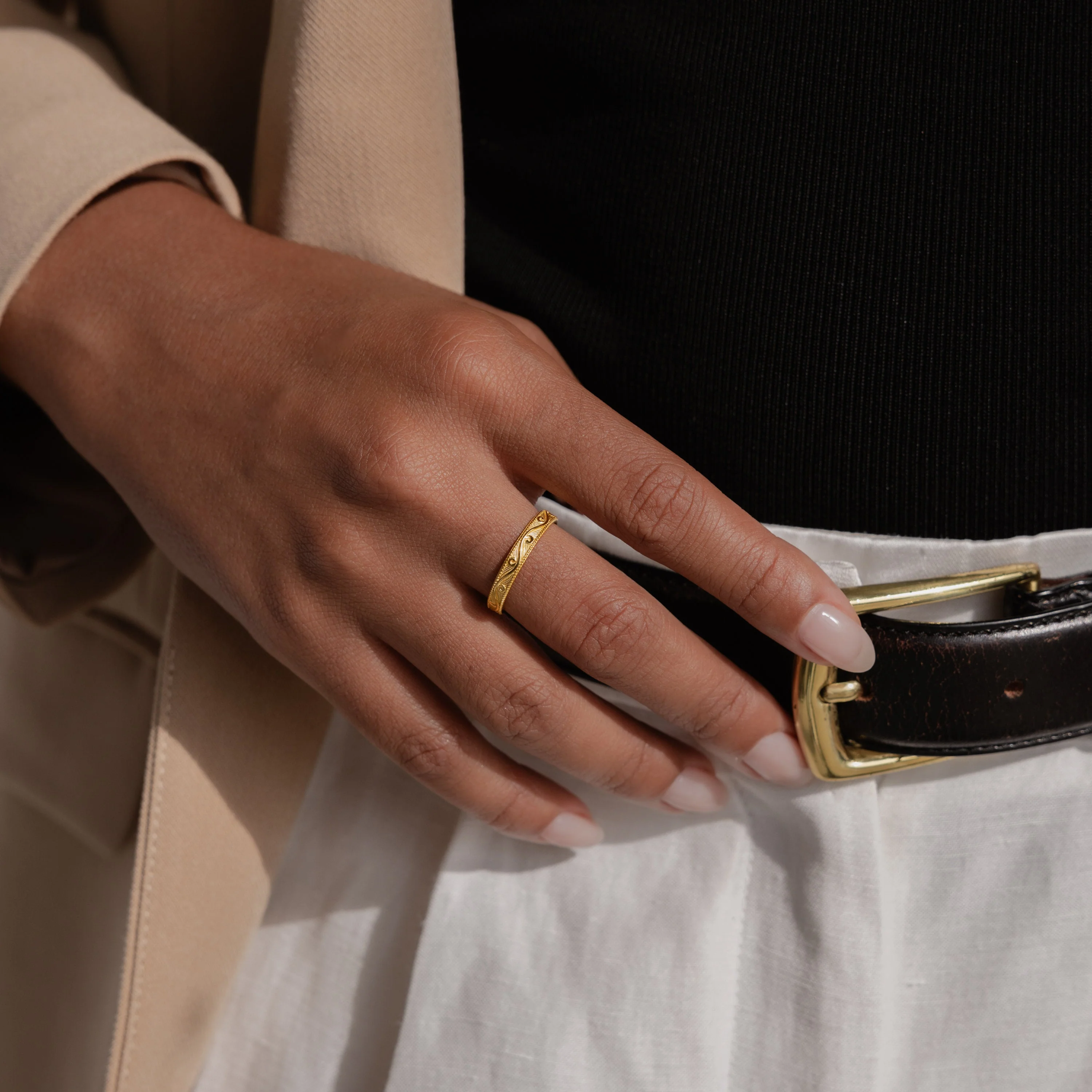 Filigree Ring in 18K Gold - Image 3