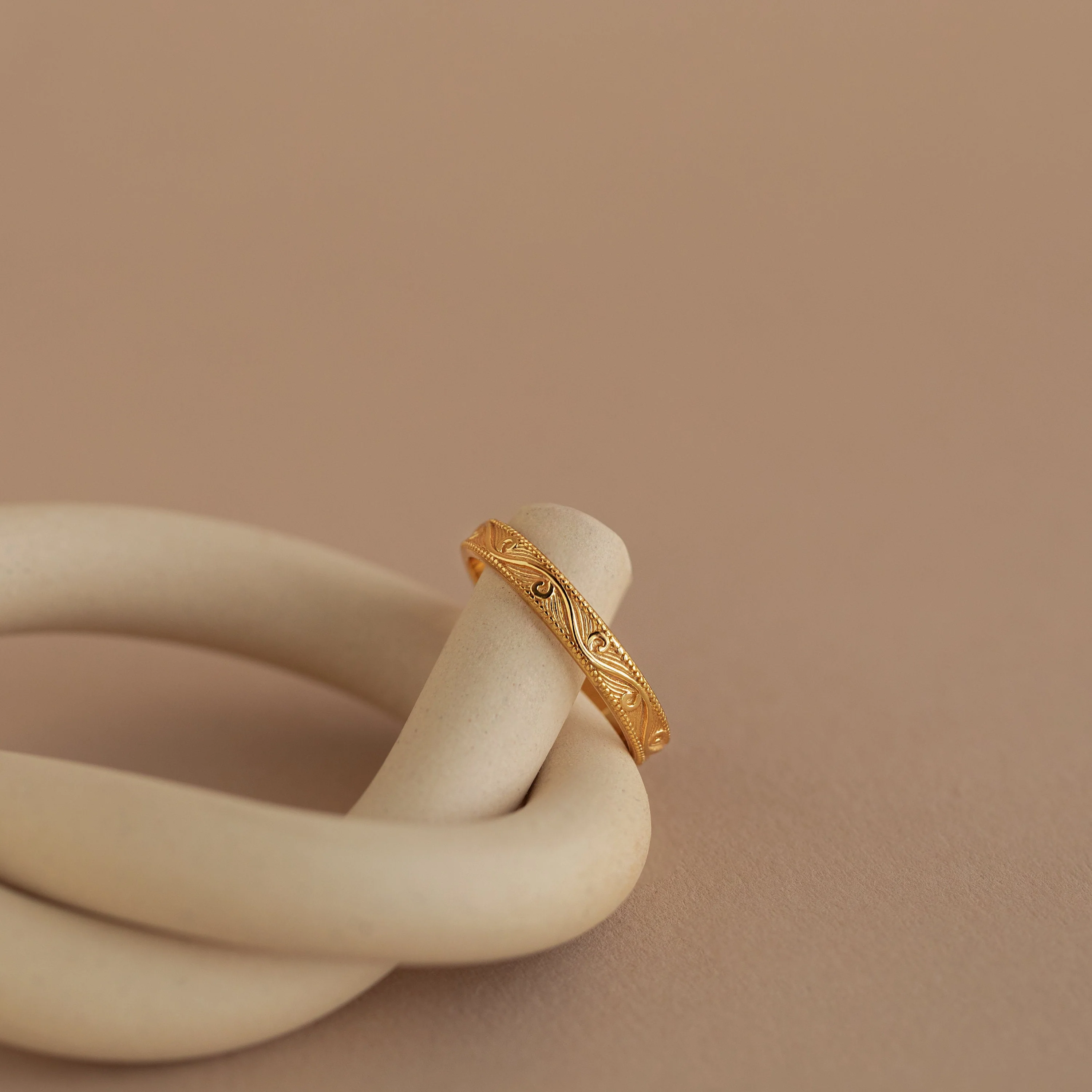 Filigree Ring in 18K Gold - Image 5