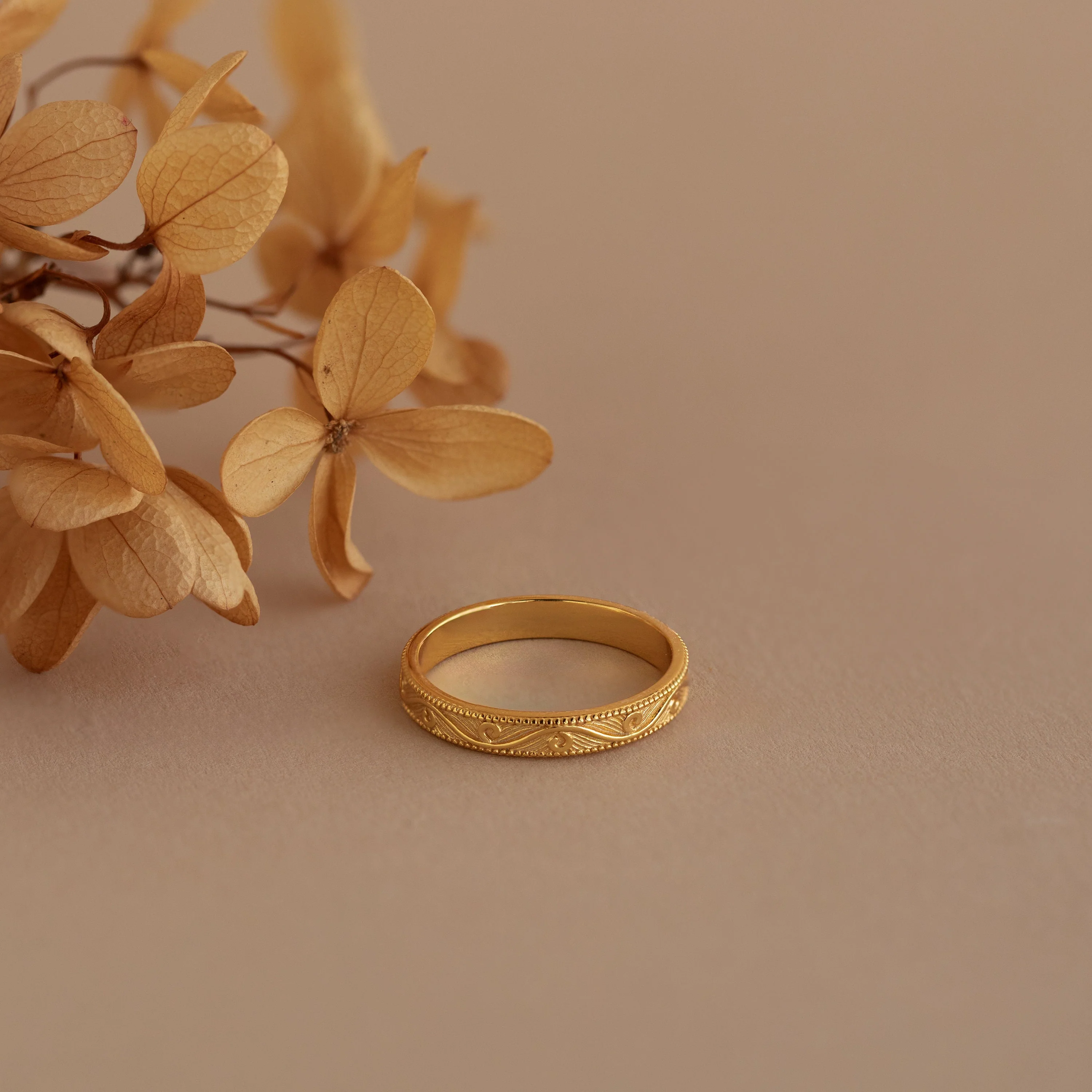 Filigree Ring in 18K Gold - Image 8