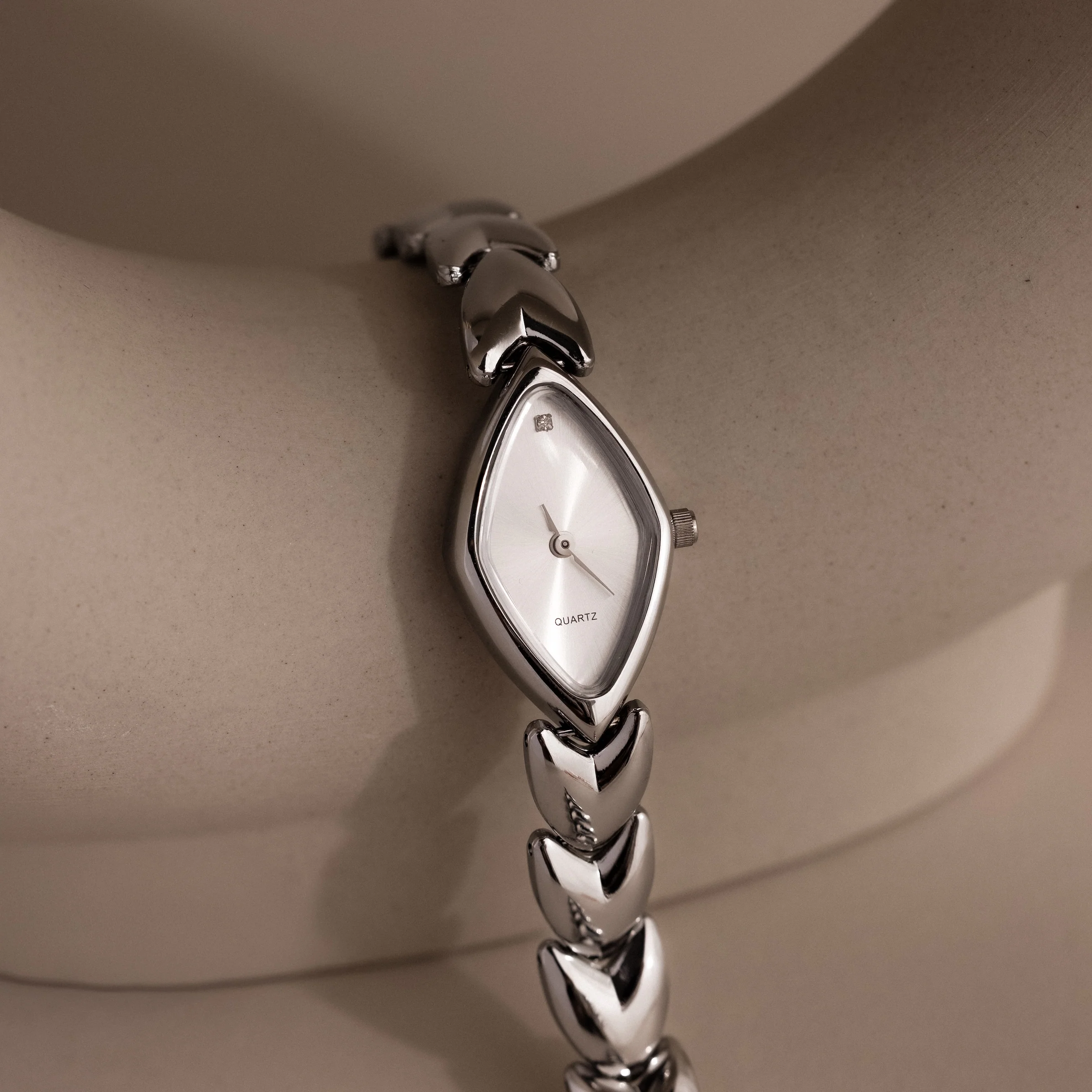 Geometric Oval Timepiece in Silver