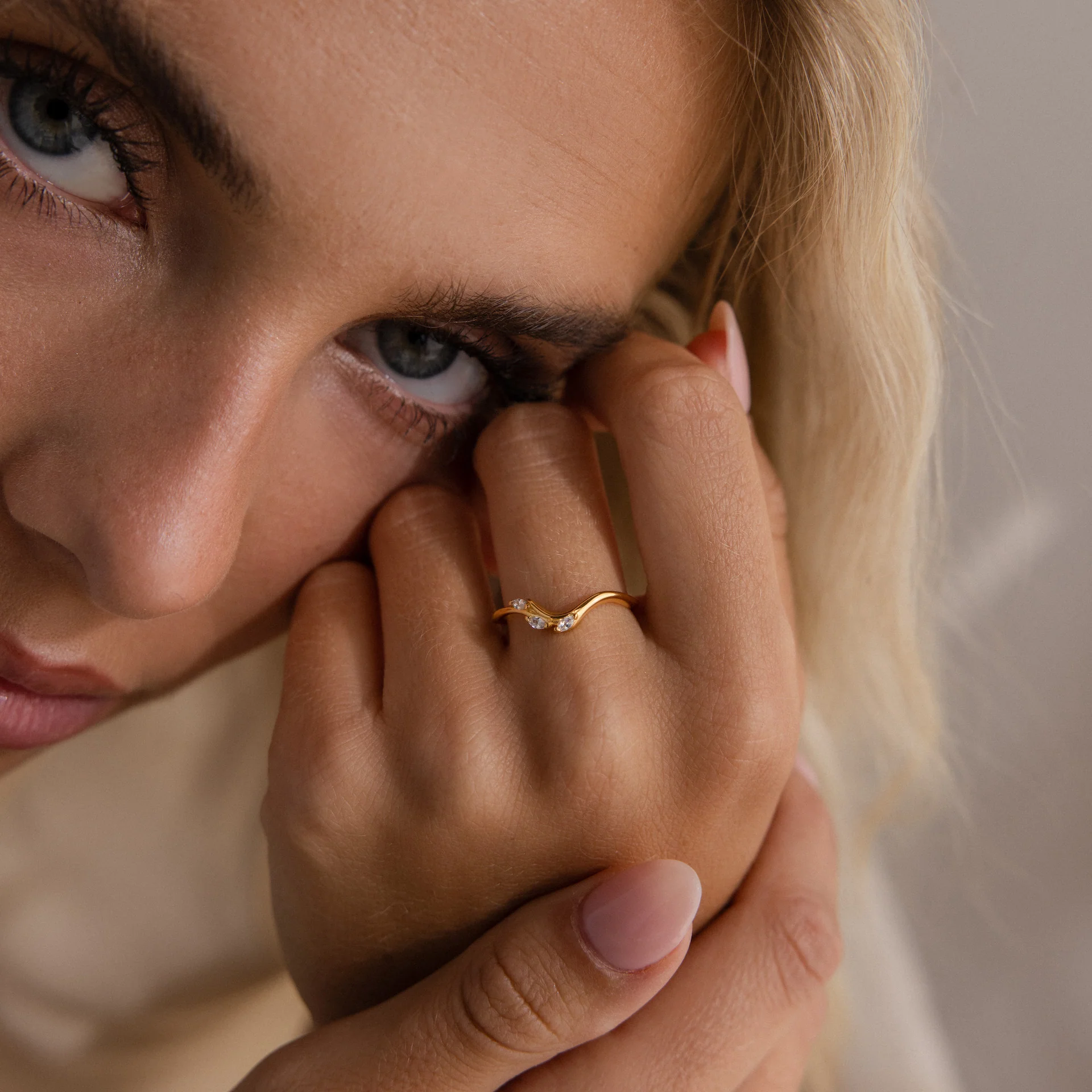 Marquise Diamond Curve Ring - Image 4