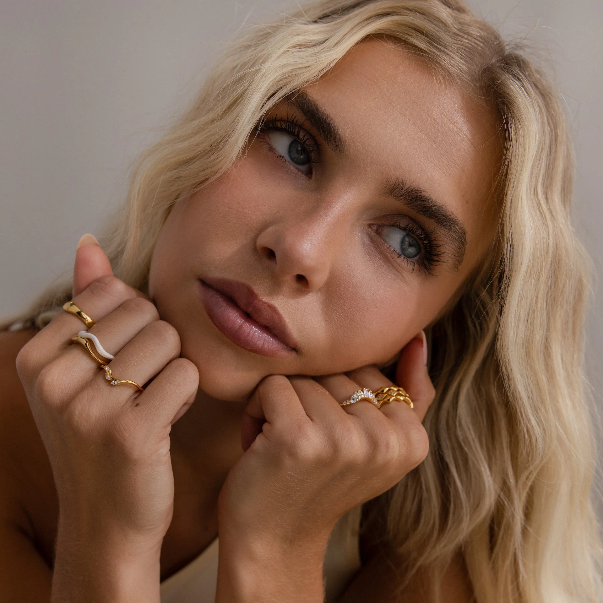 Marquise Diamond Curve Ring - Image 6