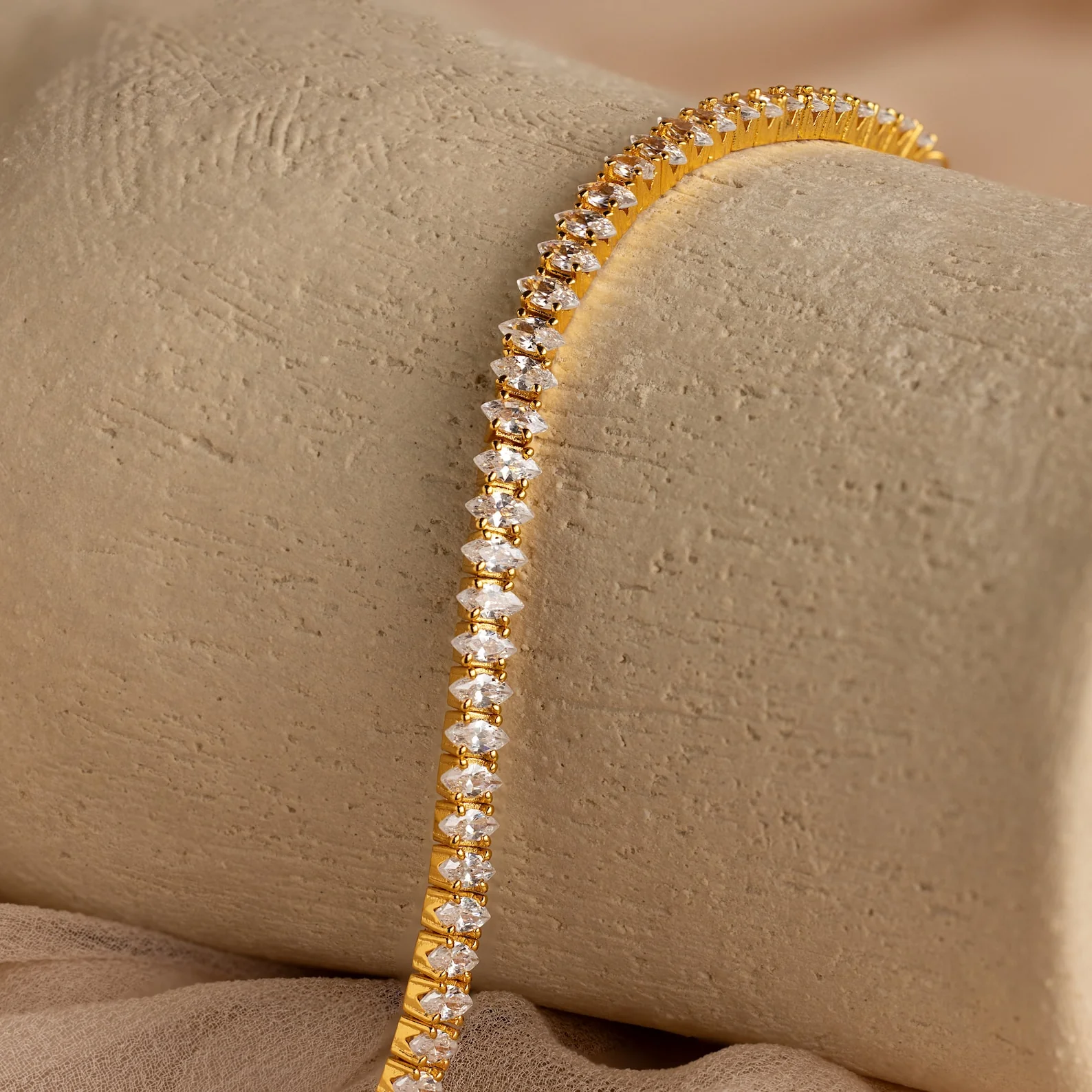 Marquise Diamond Tennis Bracelet in 18K Gold - Image 3
