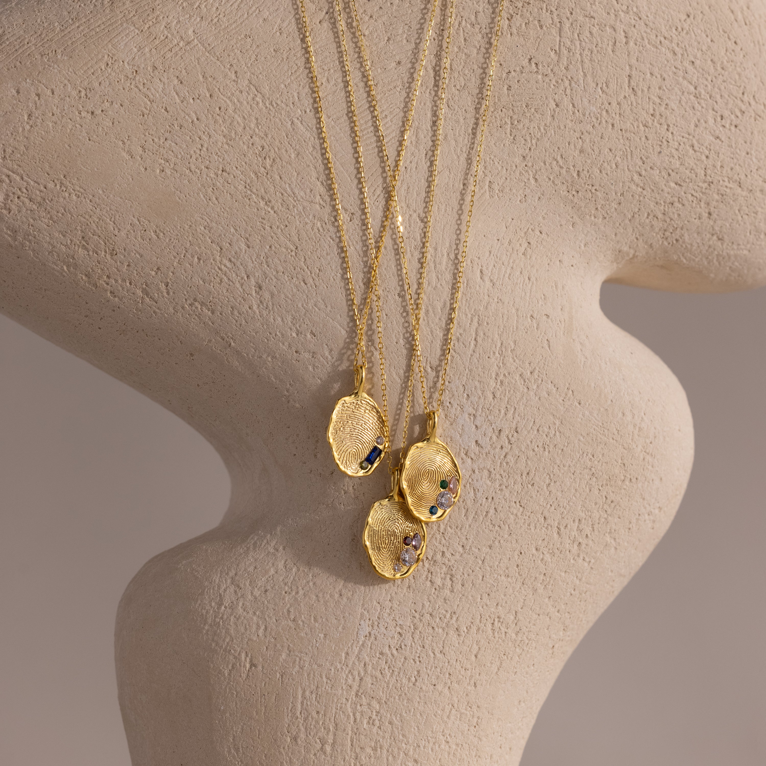 Organic Fingerprint Multi Birthstone Necklace in 18K Gold - Image 5