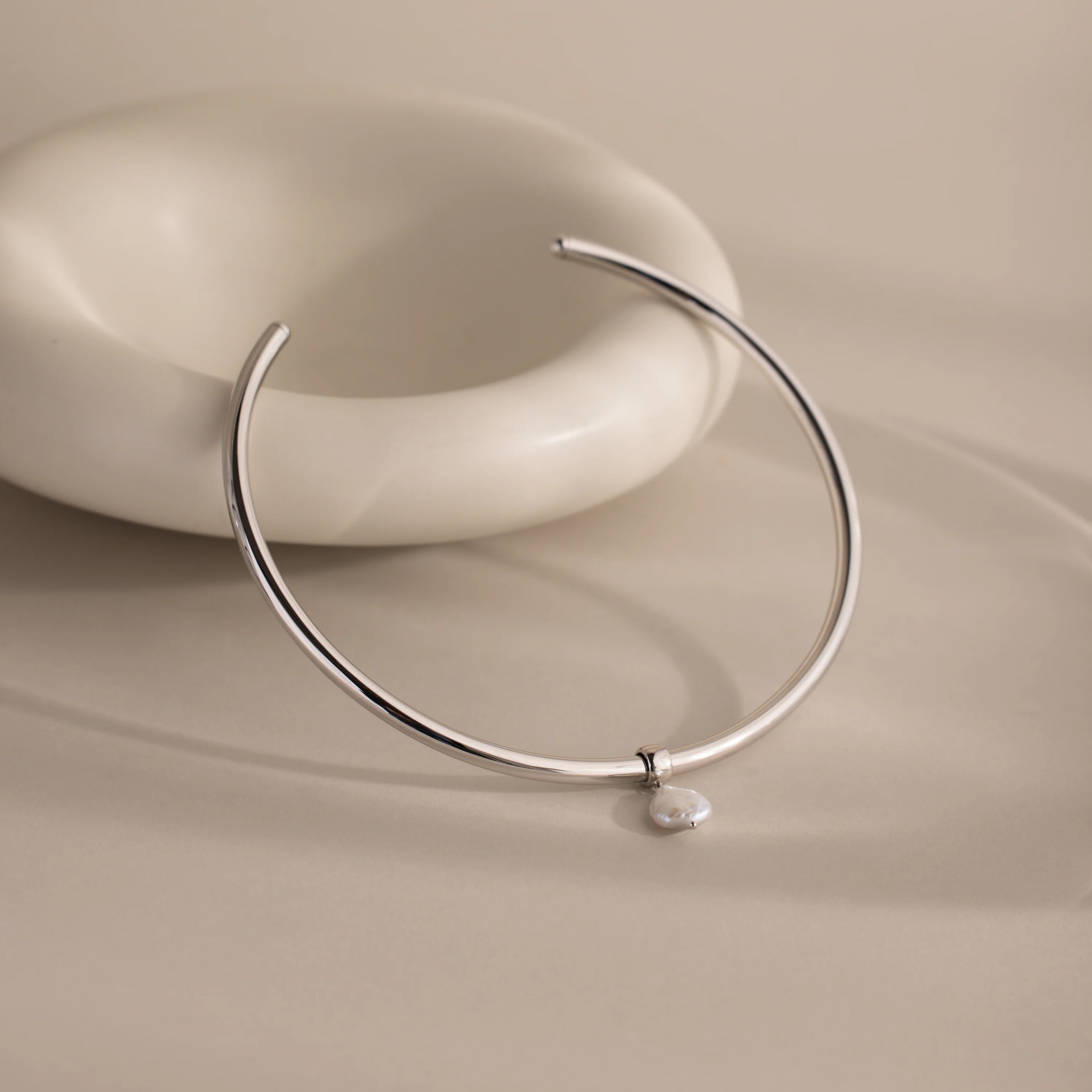 Pearl Cuff Choker Necklace in Silver