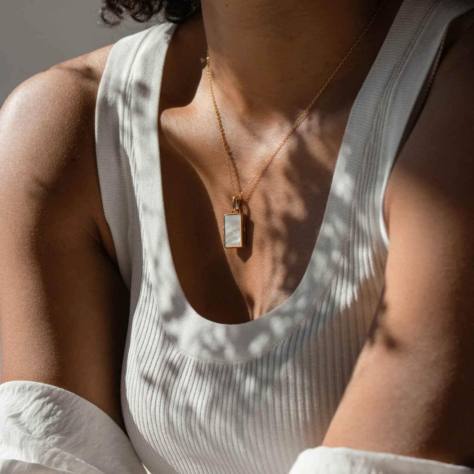 Pearl Locket Necklace in 18K Gold - Image 4