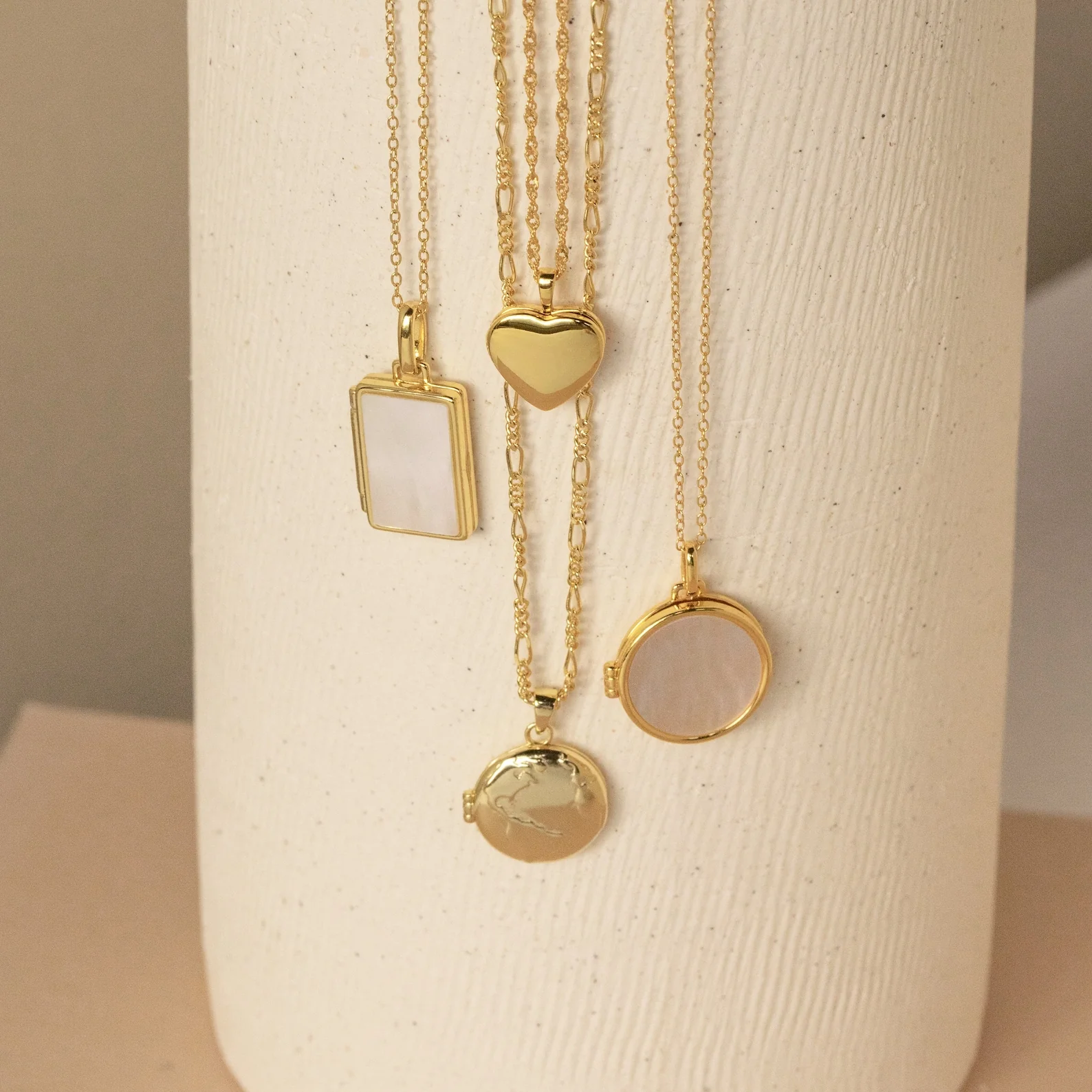 Pearl Locket Necklace in 18K Gold - Image 9