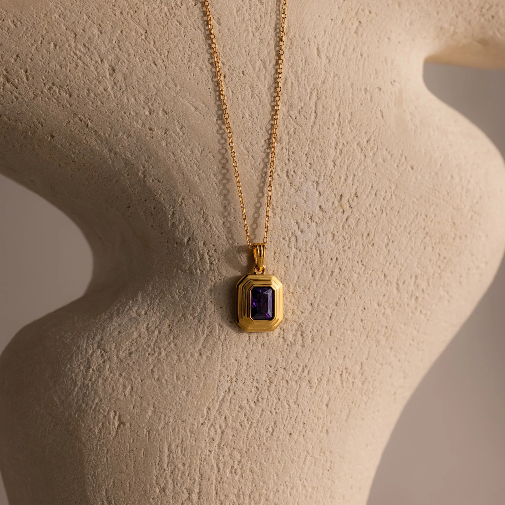 Ribbed Amethyst Pendant Necklace