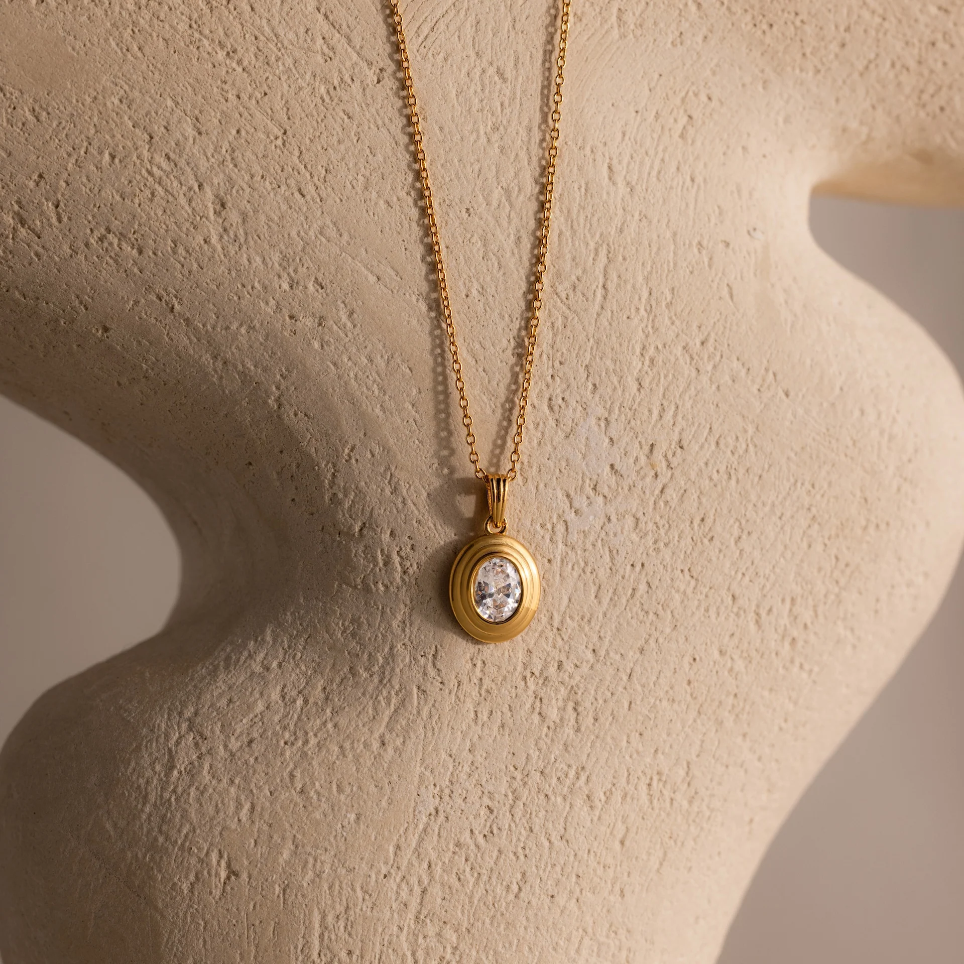 Ribbed Diamond Pendant Necklace