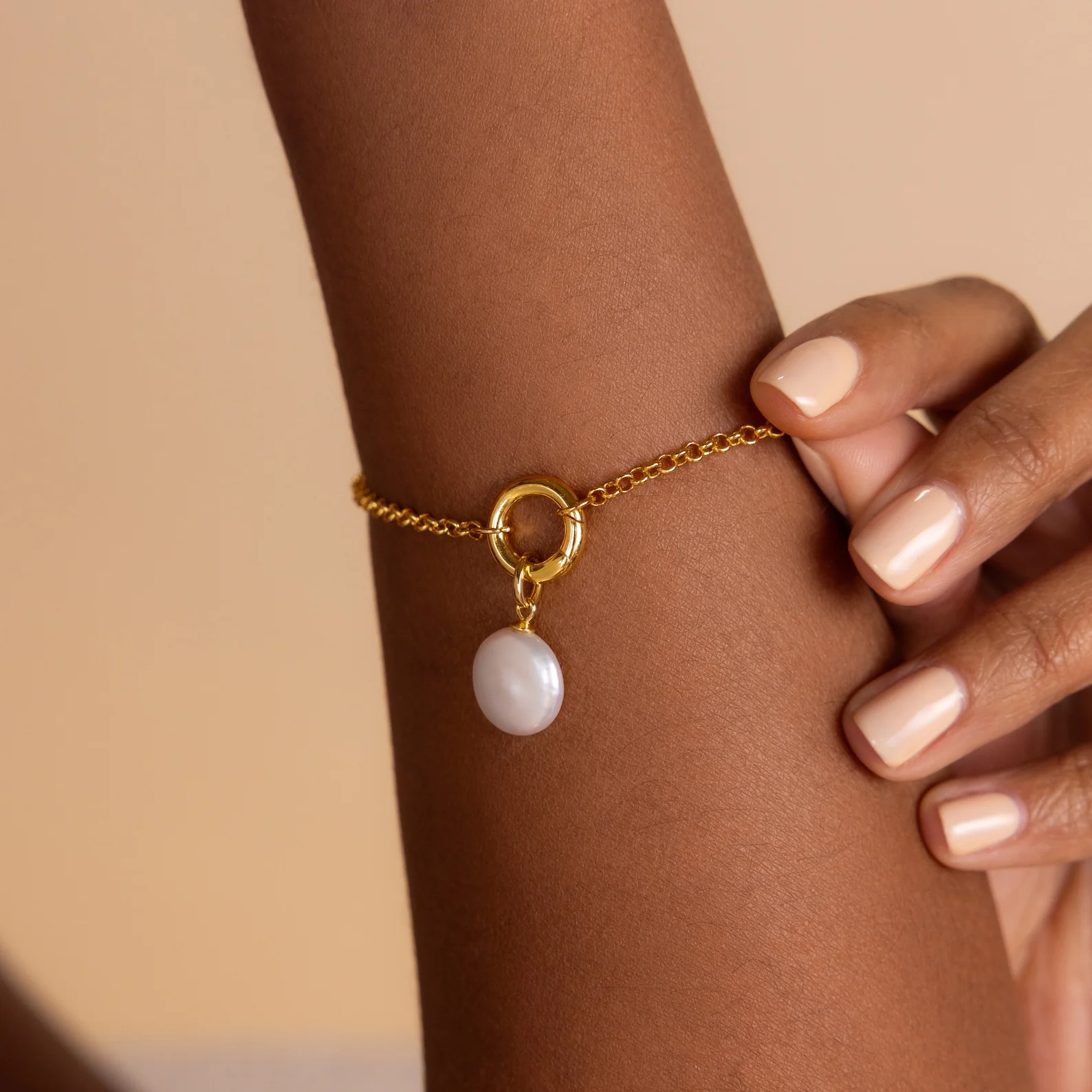 Round Pearl Charm in 18K Gold - Image 2